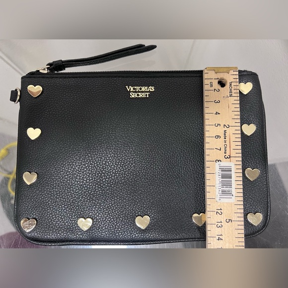 Victoria Secret Black Wristlet With
Gold Hearts - Picture 4 of 4